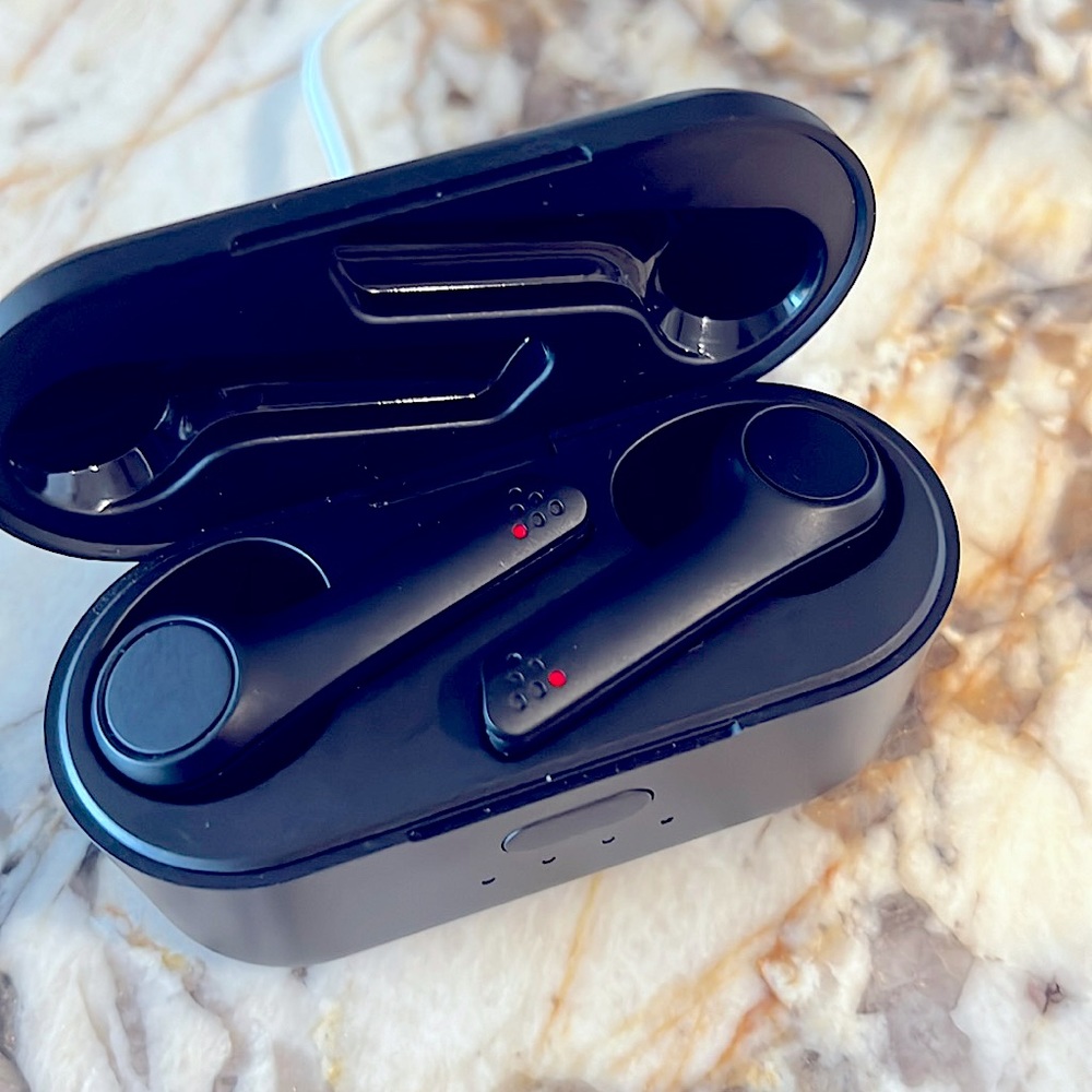 Toshiba wireless air pro earbuds